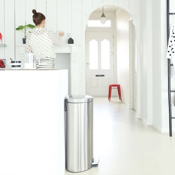 פח אשפה פדל אובלי - גב שטוח, 40 ליטר Brabantia – תמונה 7