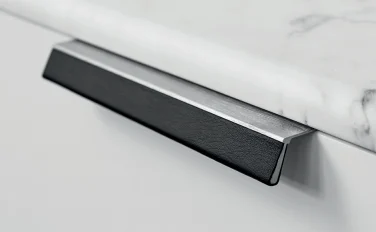 ידית רוכבת בשילוב עור דגם Furnipart – Bench - ידיות לרהיטים