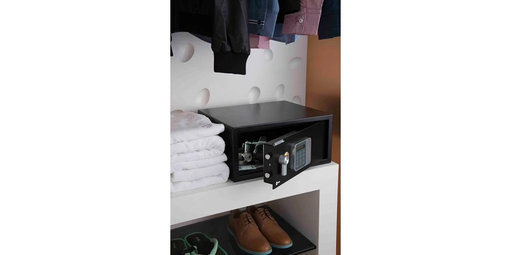 כספת מלונאית מחשב נייד YALE - YSG200DB1 Yale Guest Digital Safe Box