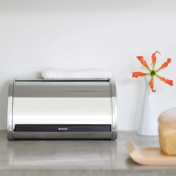 קופסת לחם בינונית, מכסה מתגלגל – Brabantia - brabantia breas bin medium brilliant steel mood2 y