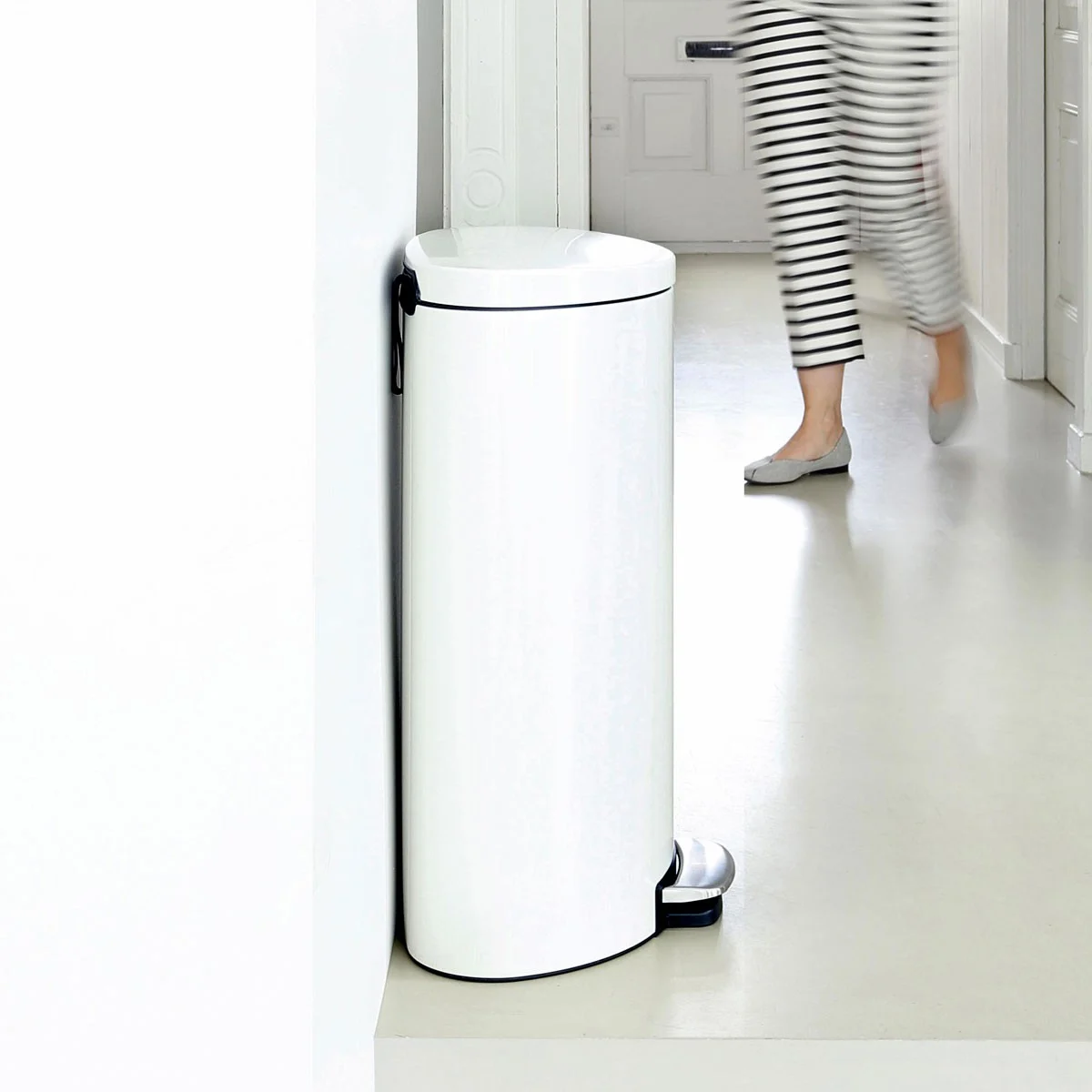 פח אשפה פדל אובלי - גב שטוח, 40 ליטר Brabantia – תמונה 5