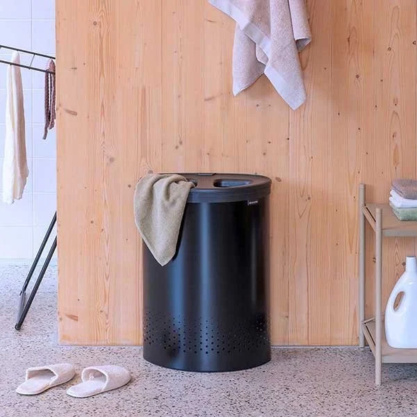 סל כביסה אובלי מחולק 55 ליטר שחור מט Brabantia - brabantia laundry bin 55l selector matt black mood y