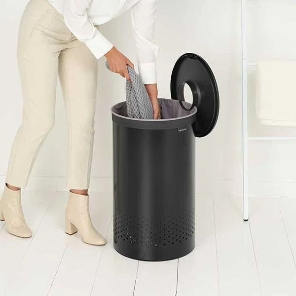 סל כביסה עגול 60 ליטר, שחור מט Brabantia