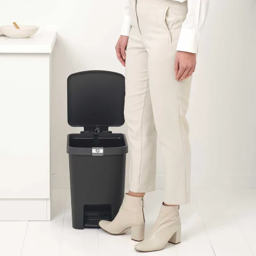 פח הפרדה StepUp פדל 25 ליטר פלסטיק Brabantia - brabantia stepup pedal bin 25l dark grey y