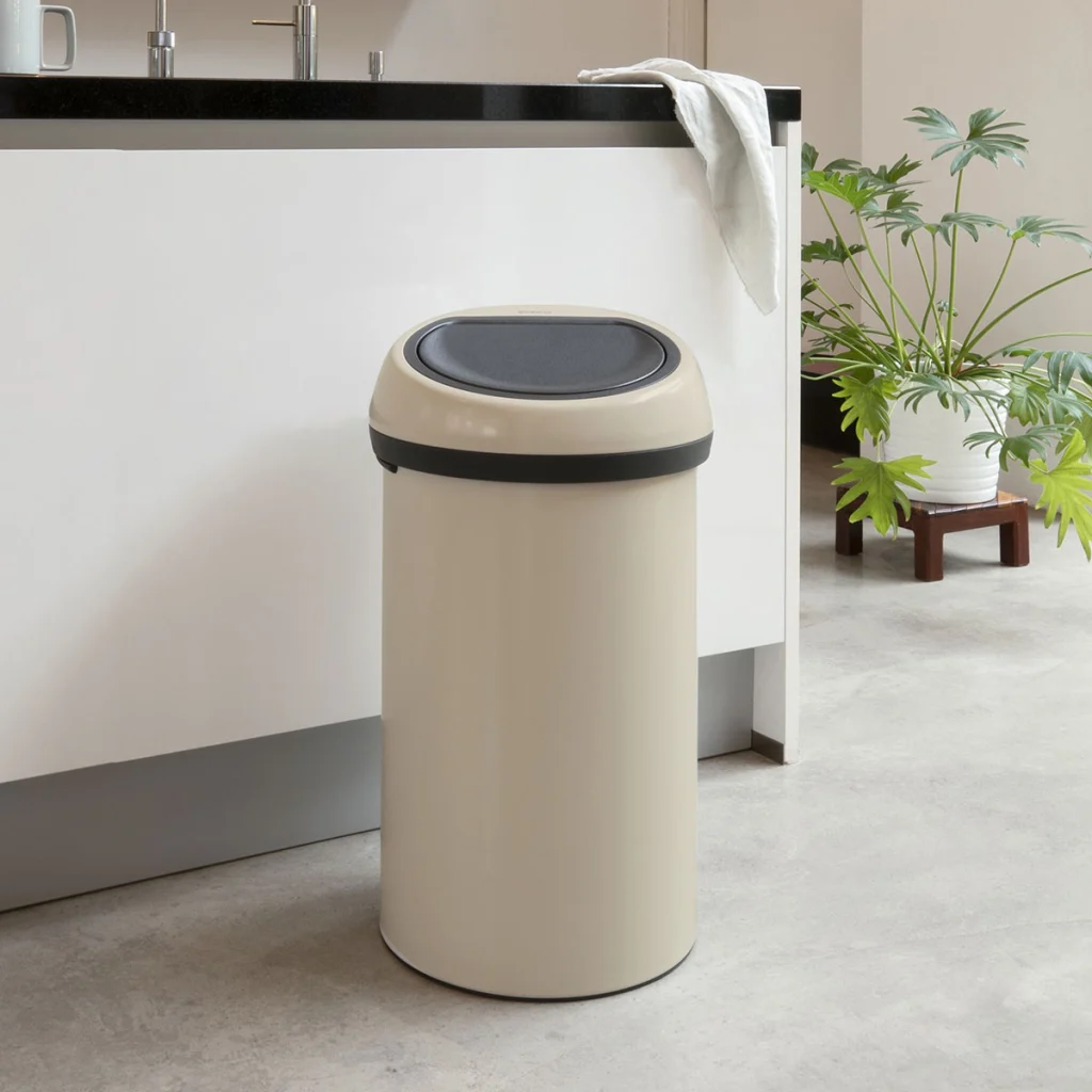 פח אשפה טאץ 60 ליטר Brabantia - brabantia touch bin litre soft beige mood2 y