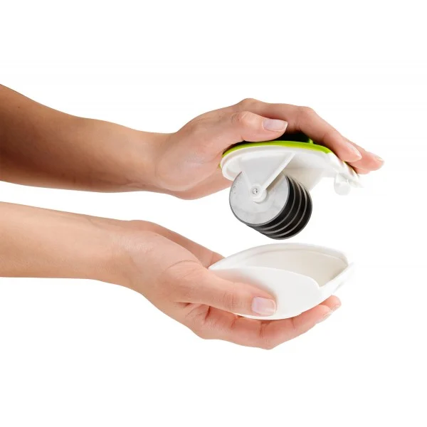 קוצץ עשבי תיבול מתגלגל – מותאם לכף ידך Chef'n, ללא BPA - palm mincer disassembling