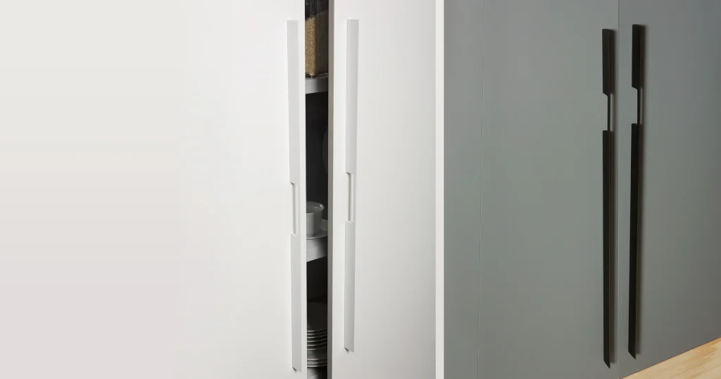 ידית בעיצוב חדשני אולטרה מודרני 0444L - peak long wardrobe