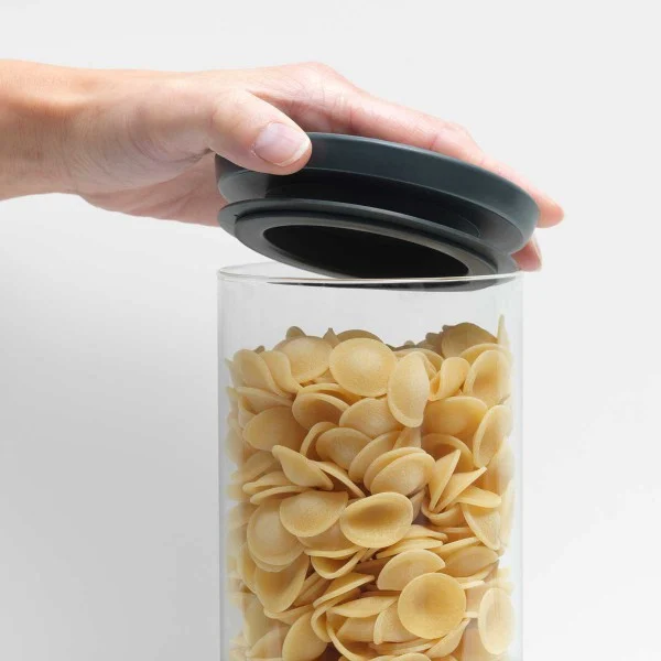 סט 3 מיכלי אחסון זכוכית 1.9 ליטר Brabantia - y stackable glass jar brabantia detail lid pasta