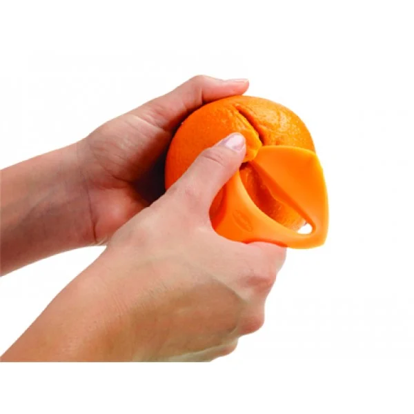 קולפן תפוזים Chef'n - zeelpeel orange peeler start