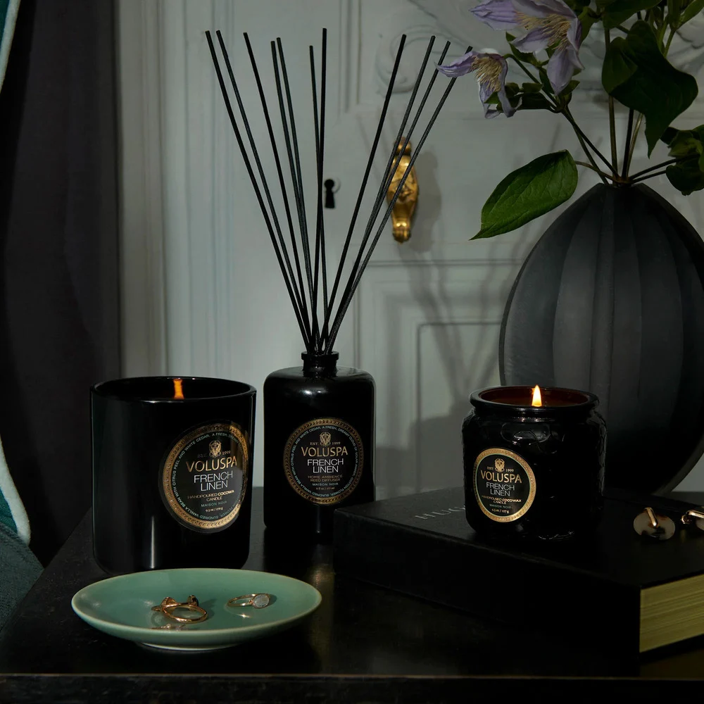 נר ריחני בצנצנת זכוכית French Linen – Petite Jar VOLUSPA - נרות ומפיצי ריח