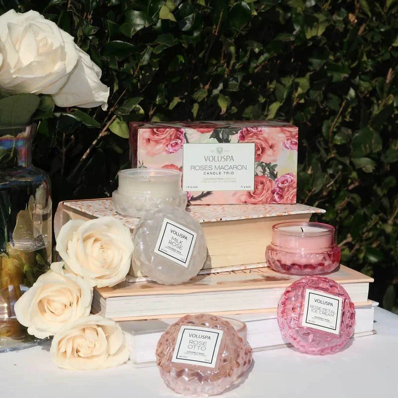 מארז מתנה שלישיית נרות מקרון Roses Macaron Trio VOLUSPA - נרות ומפיצי ריח